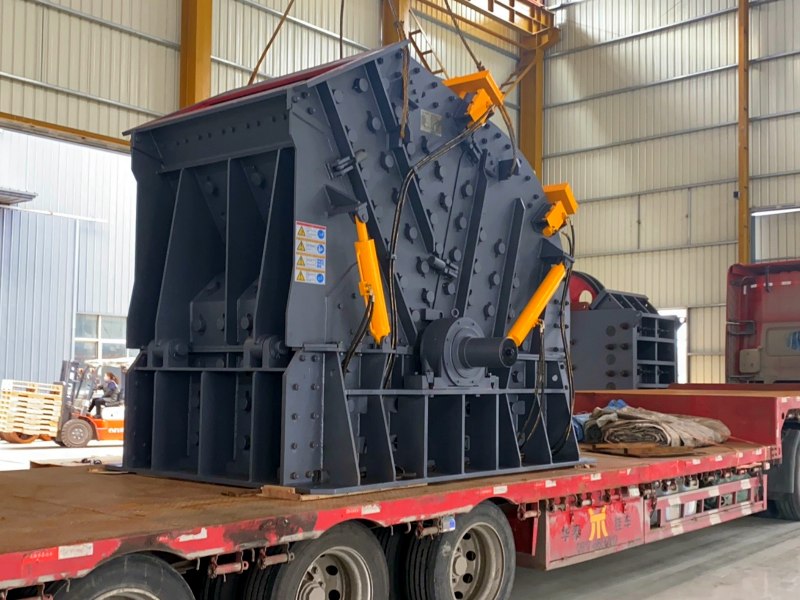 反擊式破碎機發貨至廣東